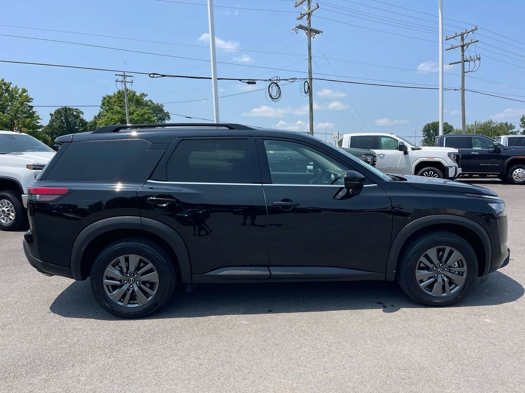 View vehicle photo 6