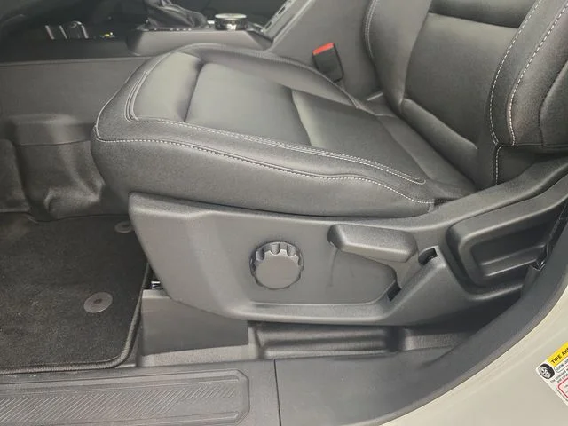 New 2026 Avalanche Gray Ford Badlands® image 41