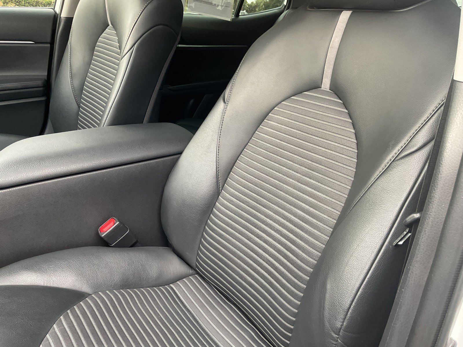 Certified Used 2024 Ice Toyota SE image 16
