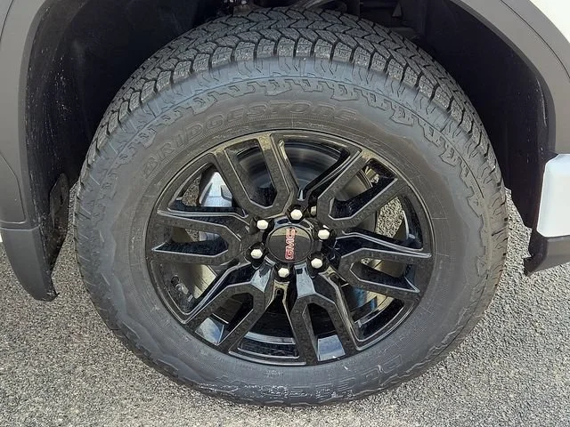 New 2026 Summit White GMC Elevation image 7