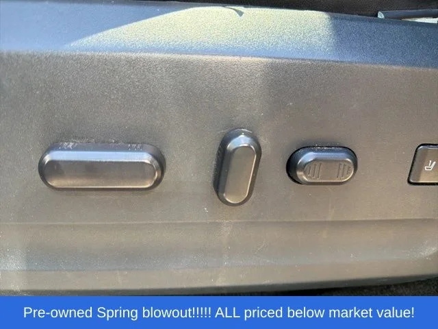 Used 2016 Silver Lincoln Select image 27