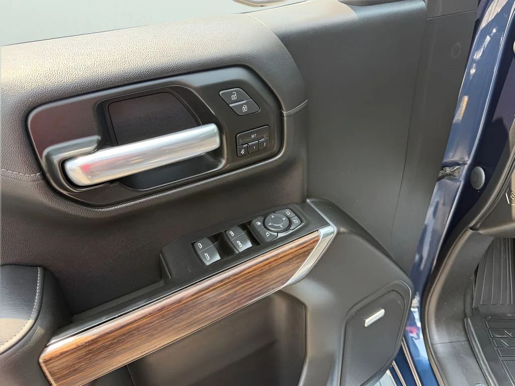 Used 2021 Northsky Blue Metallic Chevrolet High Country image 19