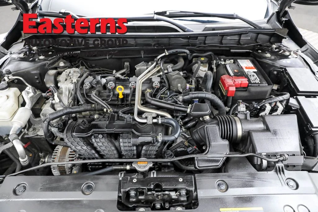 Used 2022 Black Nissan 2.5 SR image 7