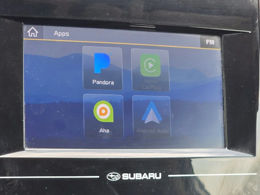 Used 2021 White Subaru Base image 38