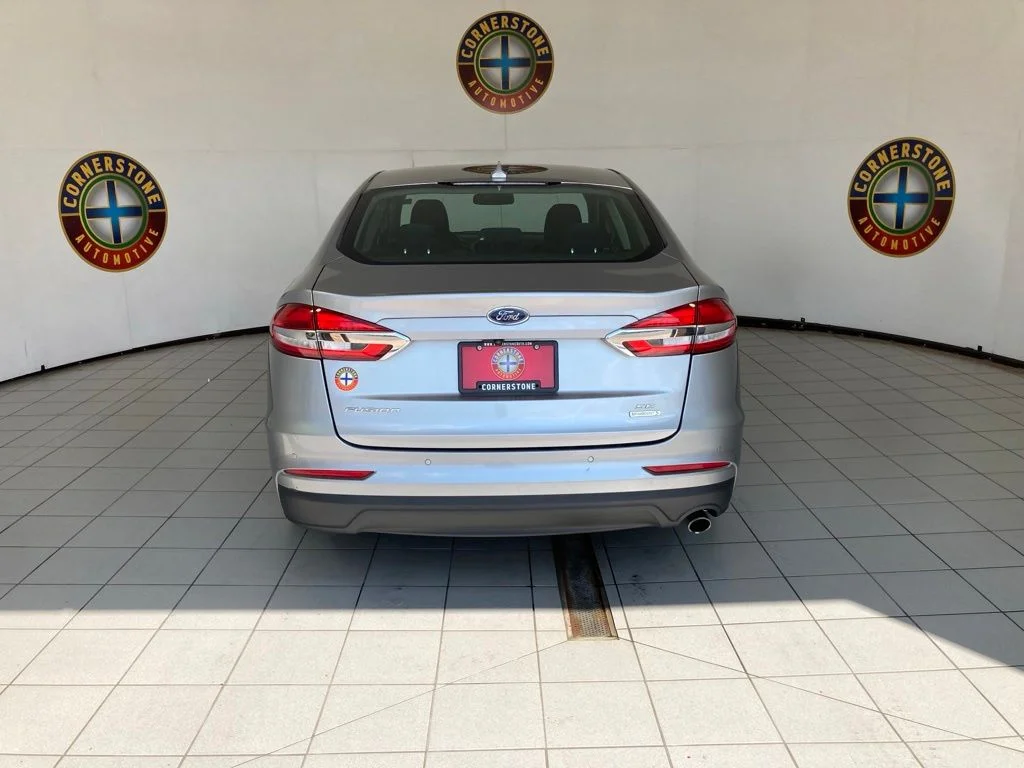 Used 2020 Silver Ford SE image 21