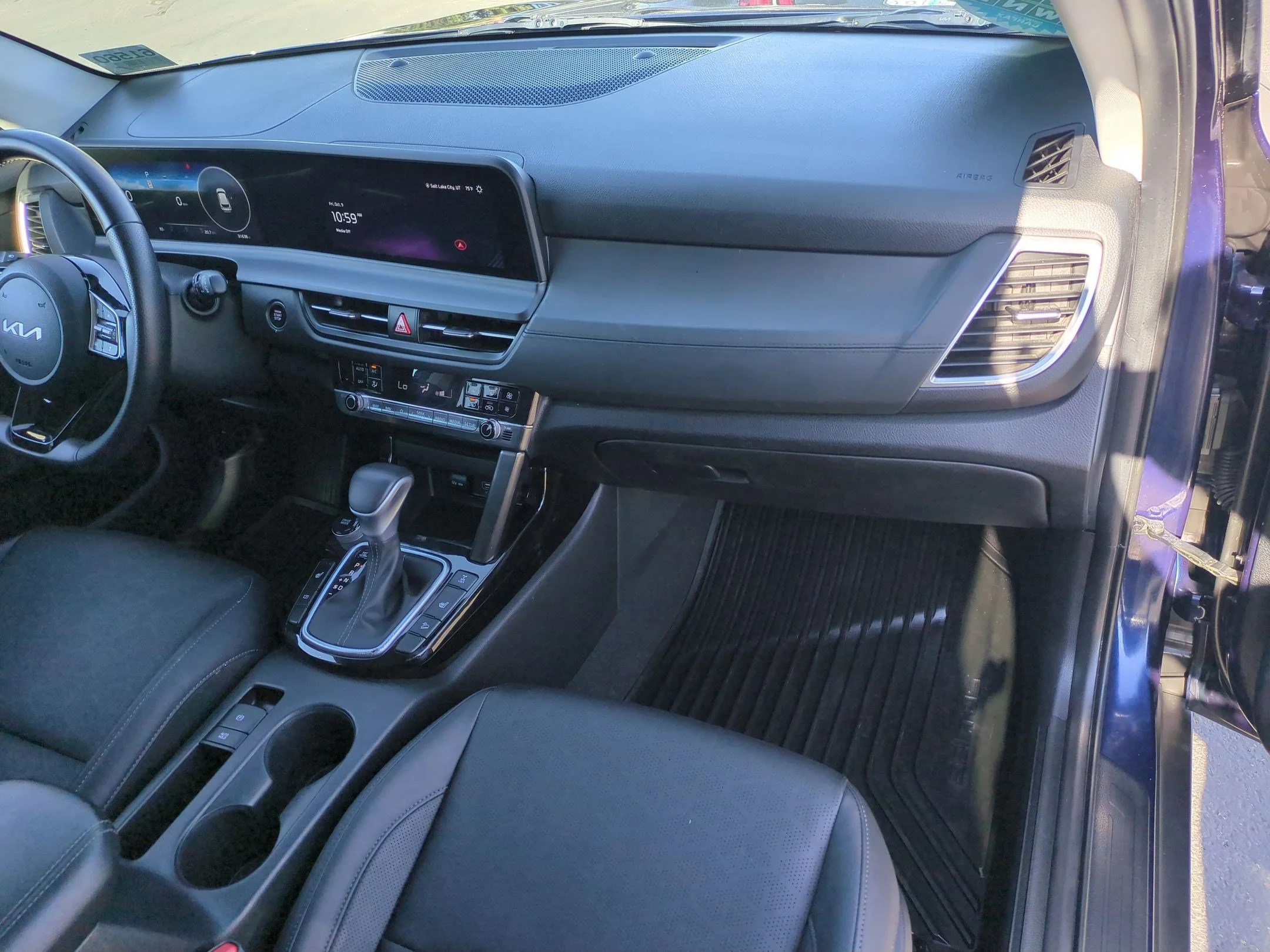 Used 2024 Dark Ocean Blue/White Roof Kia SX image 30