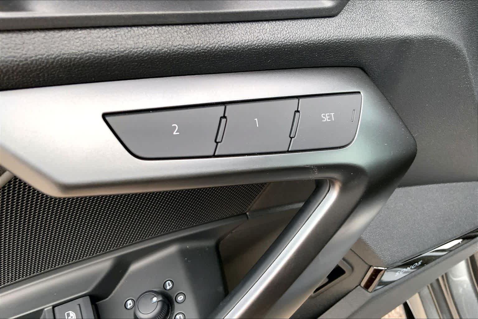 Used 2026 DAYTONA GRAY PEARL EFFECT Audi  image 18