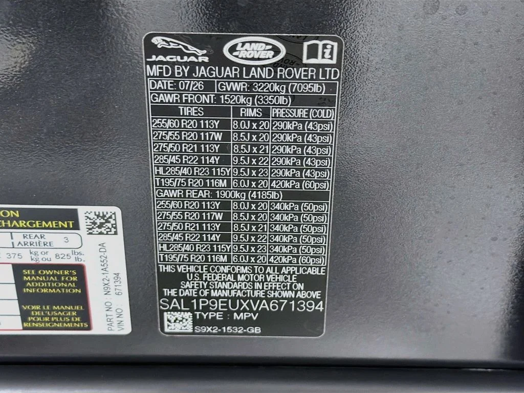 New 2027 Carpathian Grey Land Rover SE image 34