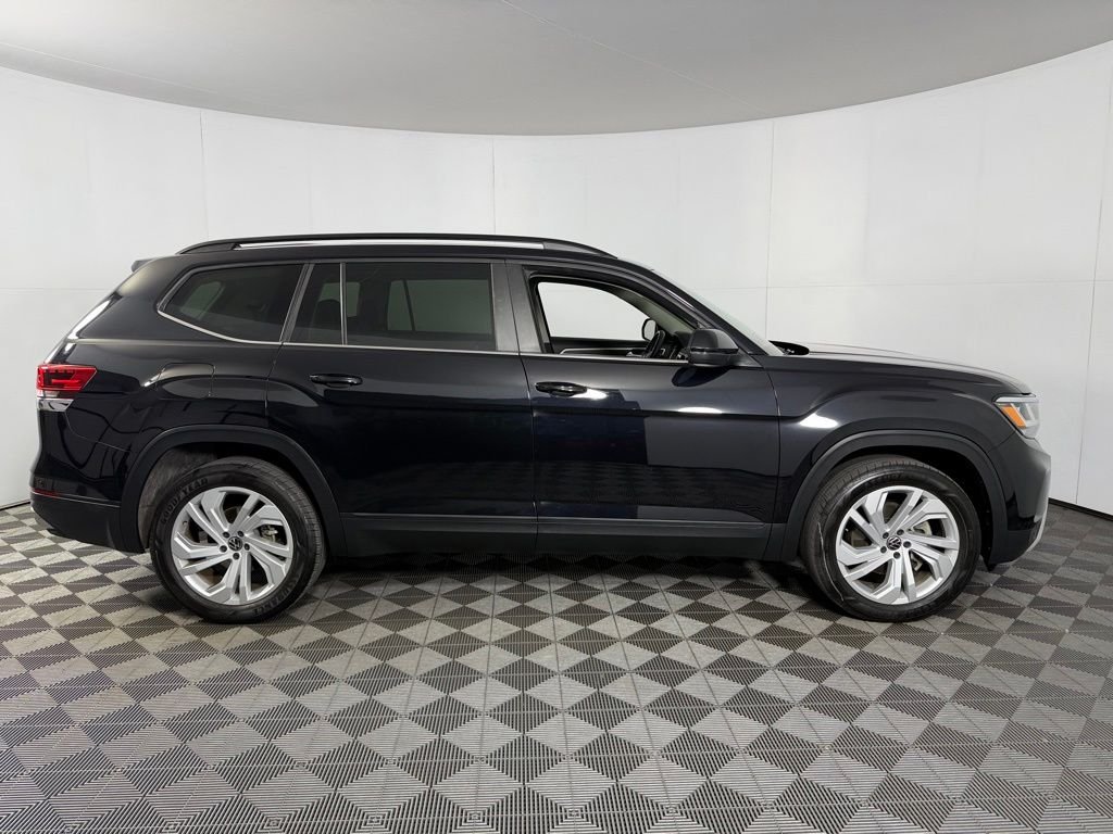 Used 2023 Black Volkswagen 3.6L V6 SE w/Technology image 3