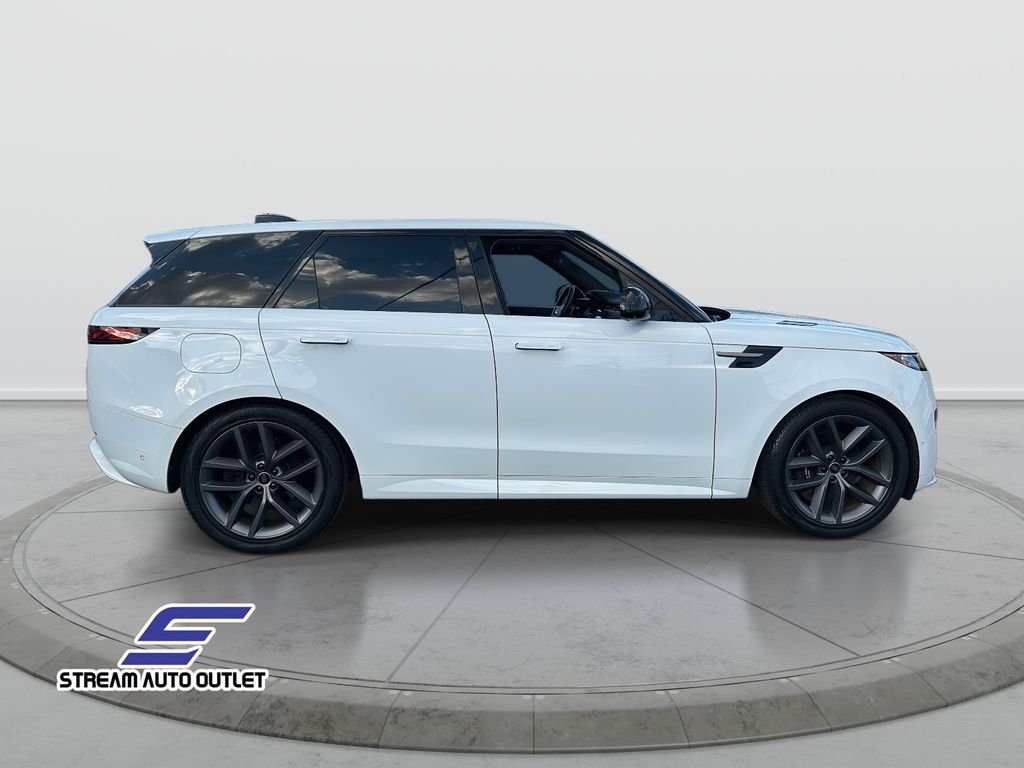 2023 Land Rover Range Rover Sport SE photo 4
