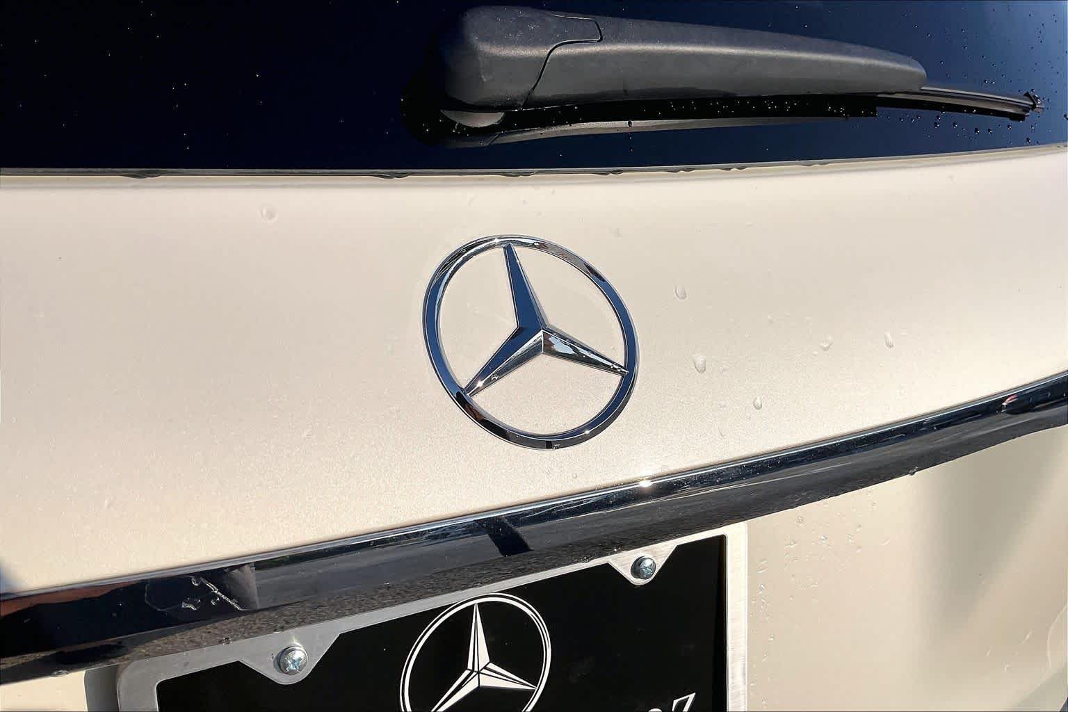 Certified Used 2024 MANUFAKTUR Diamond White Metallic Mercedes-Benz GLE 450e Plug-In Hybrid image 30
