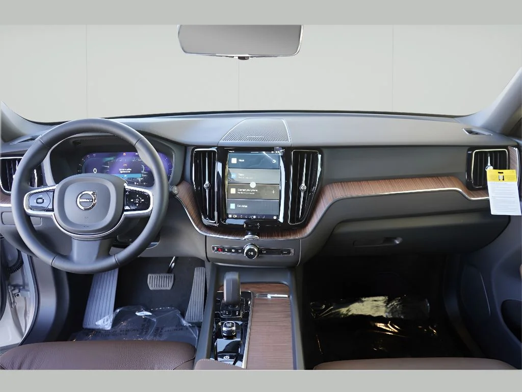 2025 Volvo XC60 Plus - Photo 20