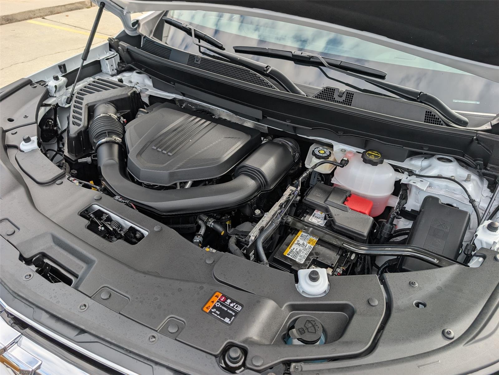 New 2027 Summit White Chevrolet LT image 39