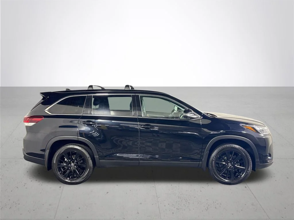 Used 2019 Black Toyota SE image 5