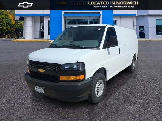2026 Chevrolet Express 2500 Work Van HD's photo