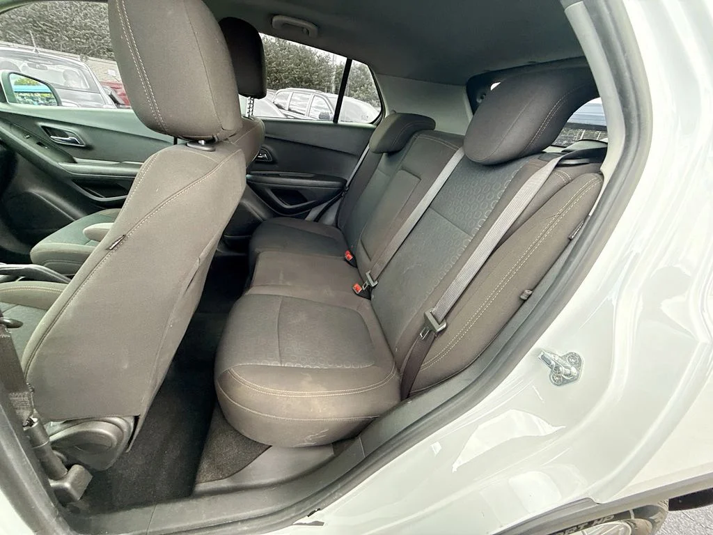 Used 2020 White Chevrolet LS image 26