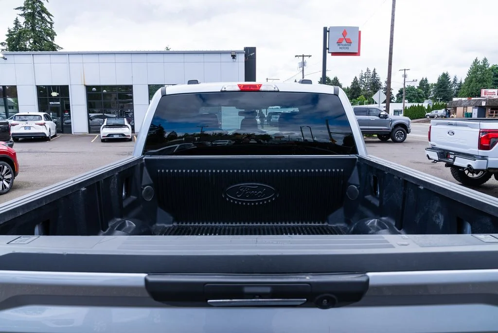 Used 2024 Gray Ford XLT image 7