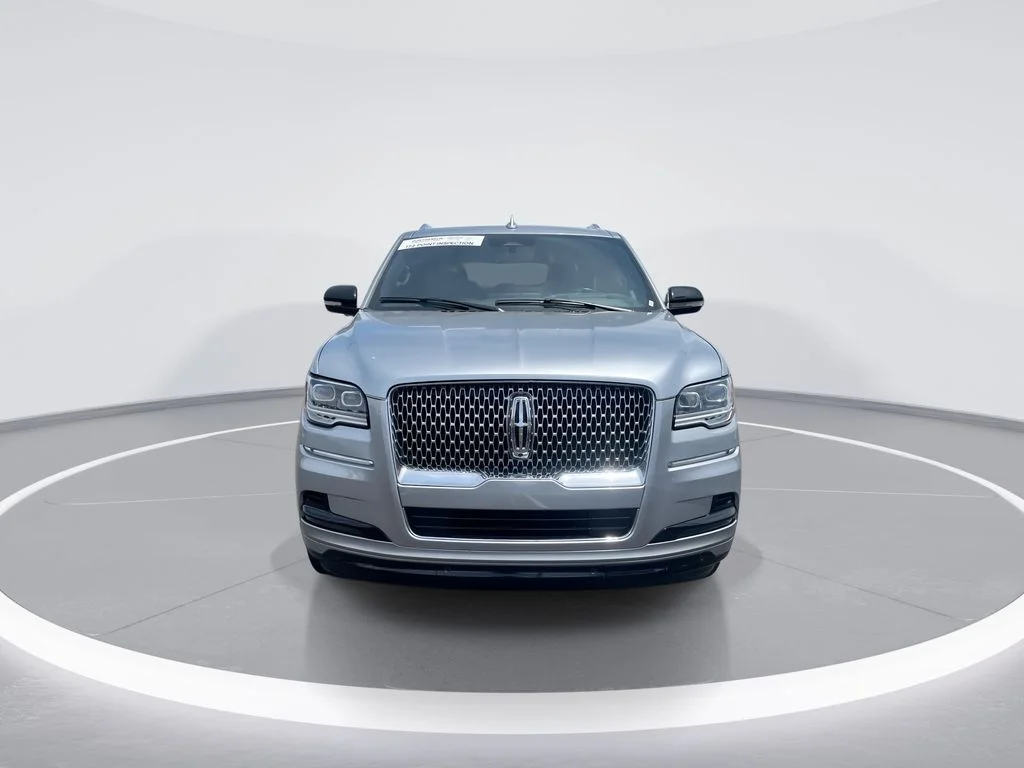Used 2023 Silver Lincoln Reserve image 3