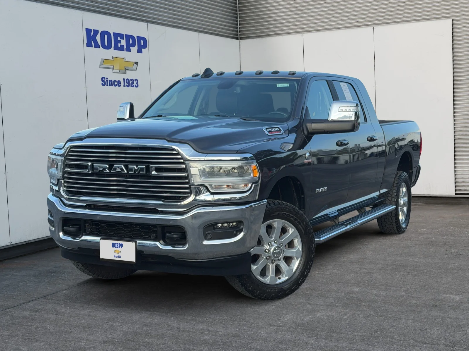 Used 2023 Granite Crystal Metallic Clearcoat Ram Laramie image 1
