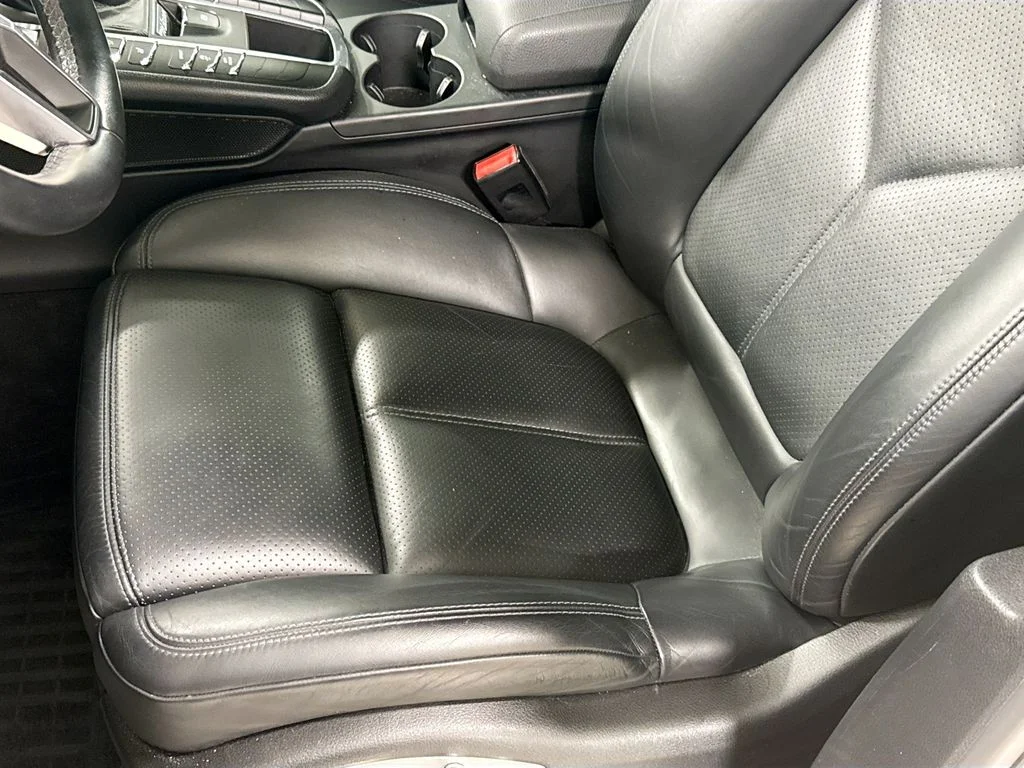 Certified Used 2020 Black Porsche  image 20