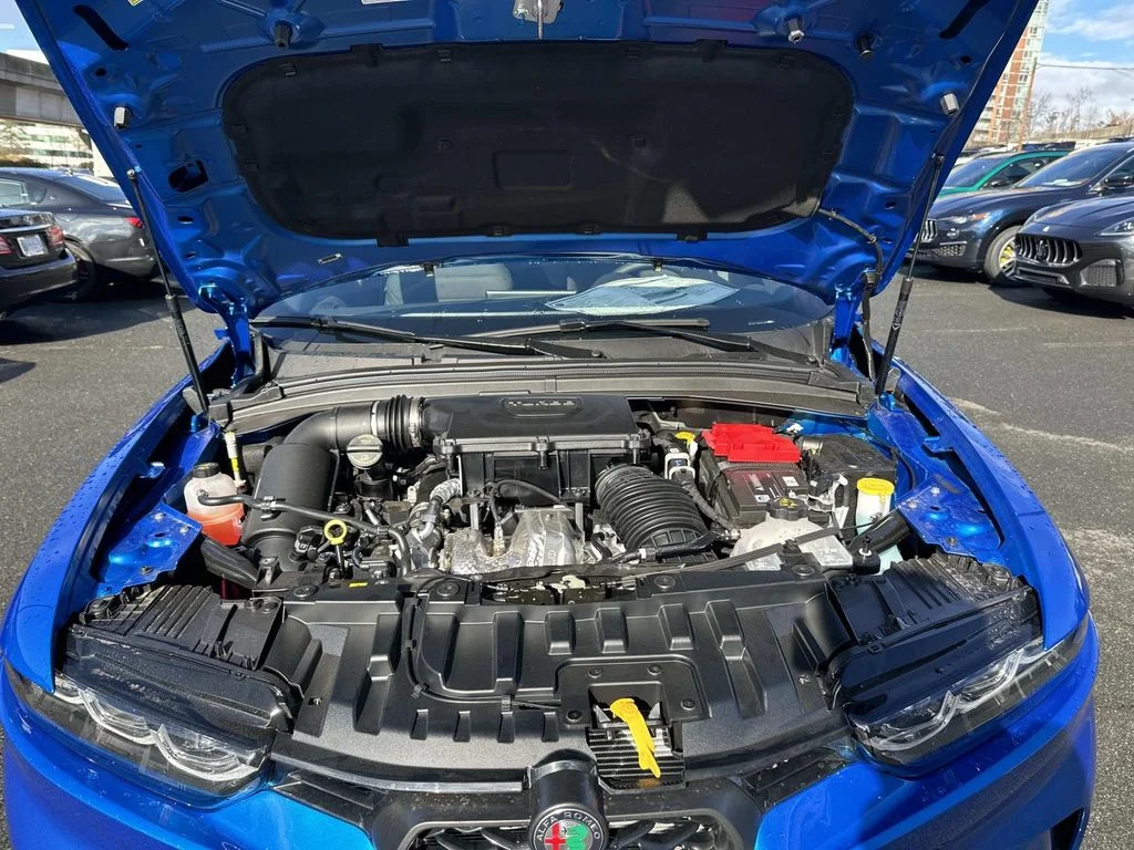 New 2025 Misano Blue Metallic Exterior Paint Alfa Romeo Base image 14