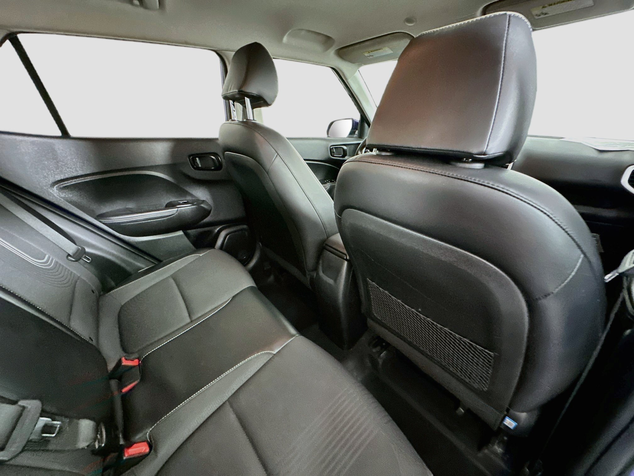 Used 2022 Intense Blue Hyundai Limited image 26