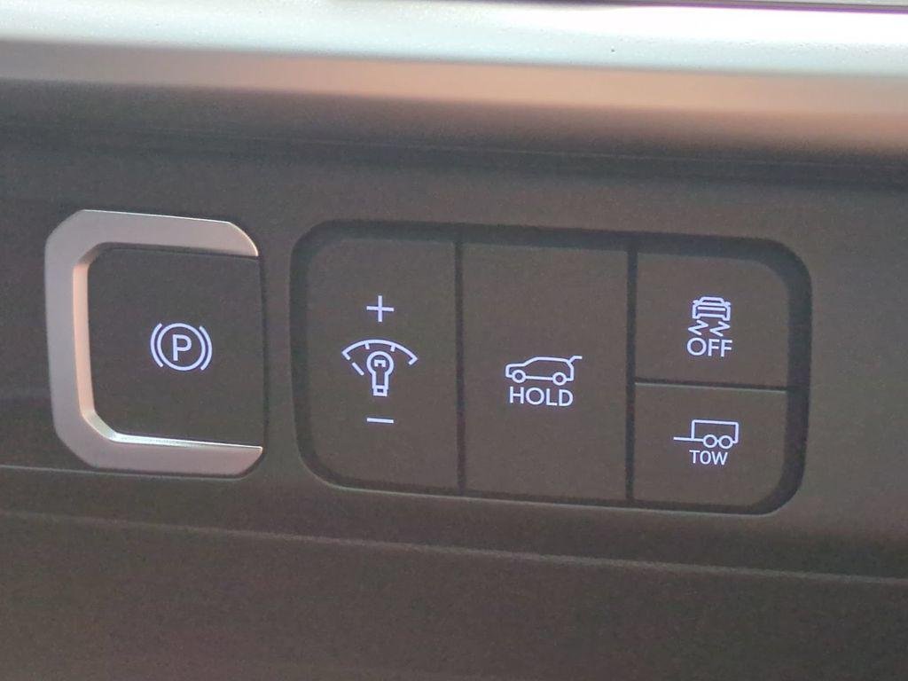 New 2027 White Hyundai XRT AWD image 31