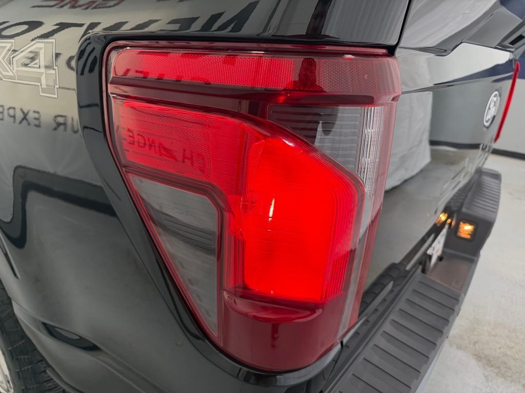 2025 Ford F-150 XLT - Photo 31