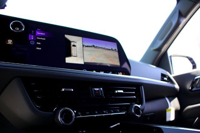 2026 Chevrolet Suburban LT - Photo 10