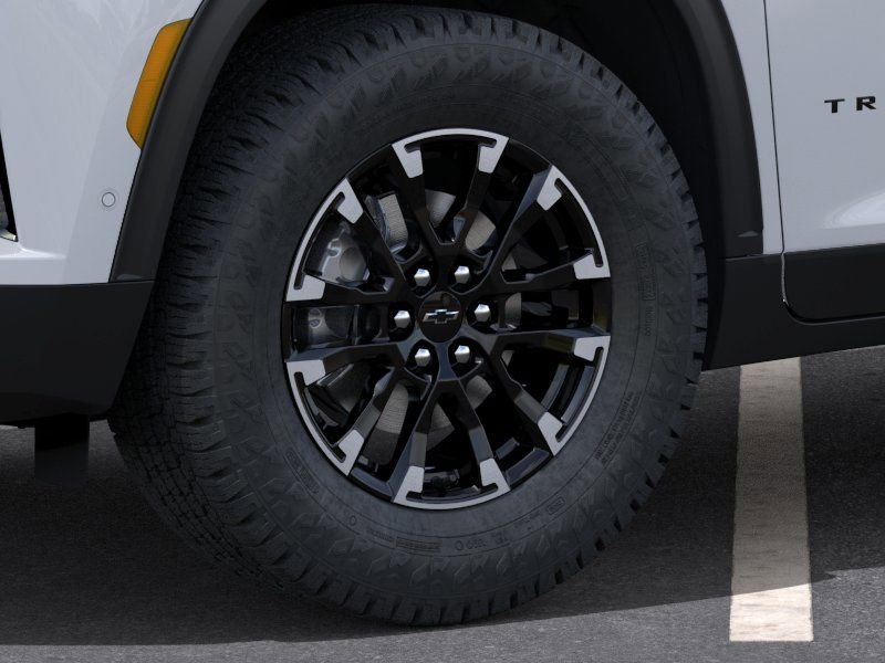 New 2026 Polar White Tricoat Chevrolet Z71 image 9