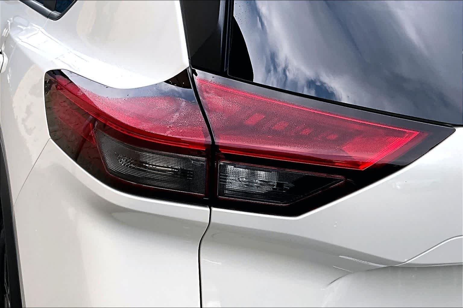 Used 2023 Pearl White Tricoat Nissan SV image 29