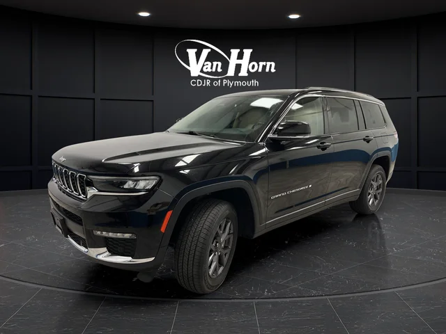 Used 2022 Diamond Black Jeep Limited image 4
