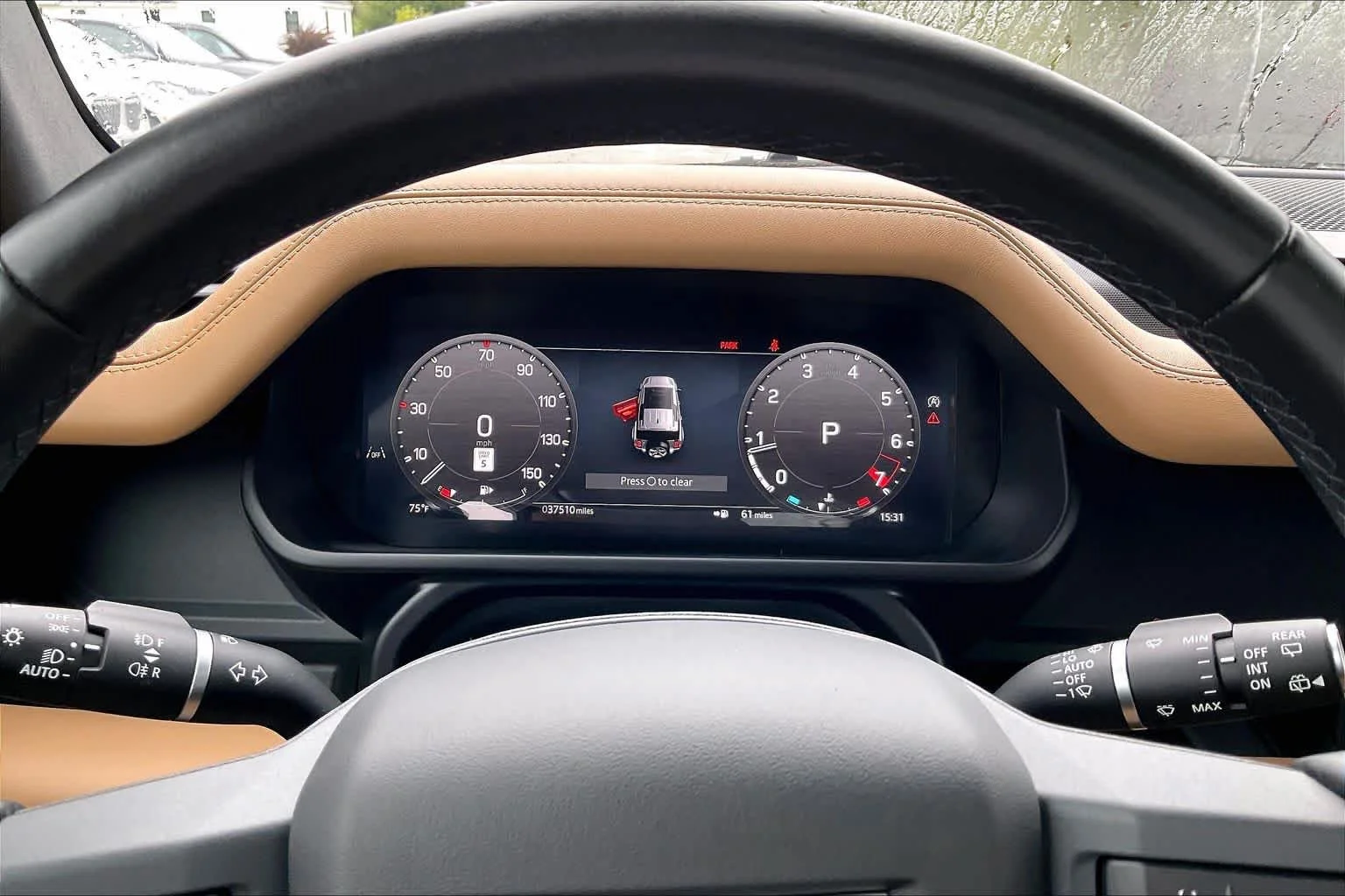 Used 2025  Land Rover X-Dynamic SE image 24