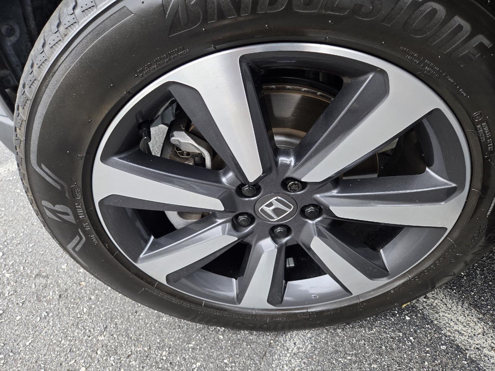 Used 2024 Lunar Silver Metallic Honda Touring image 45