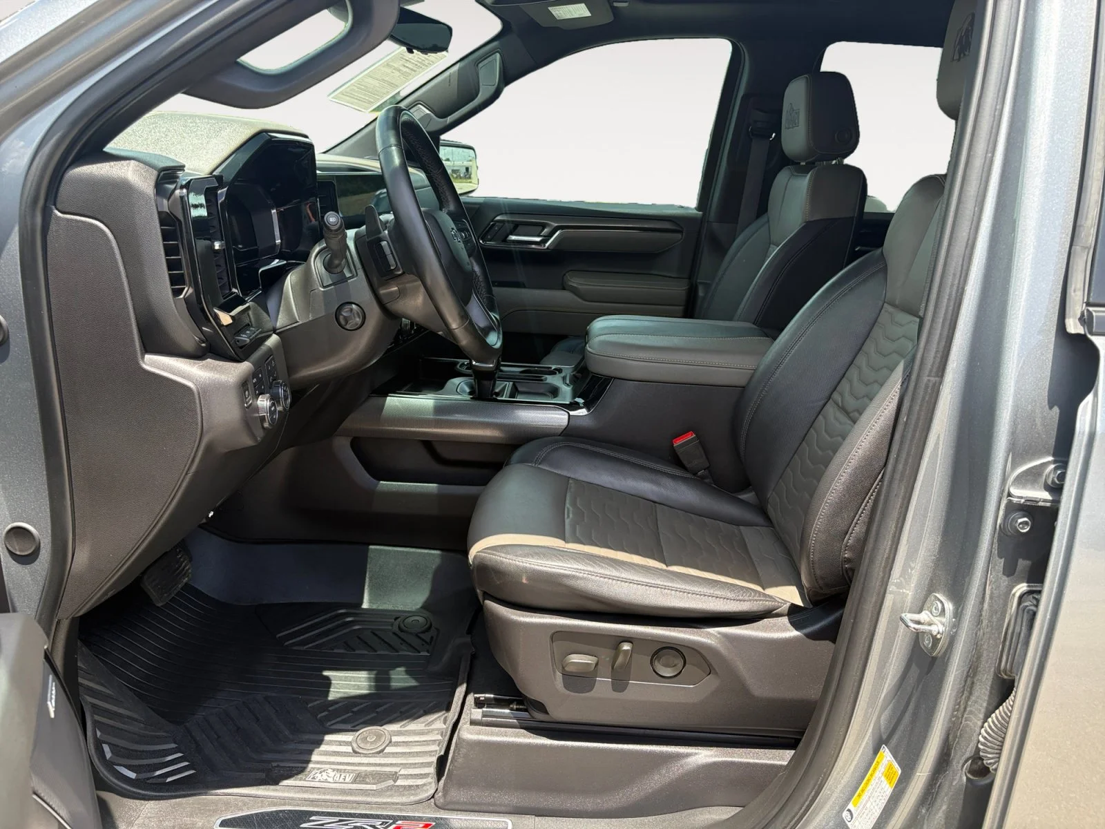 Used 2024 Sterling Gray Metallic Chevrolet ZR2 image 21