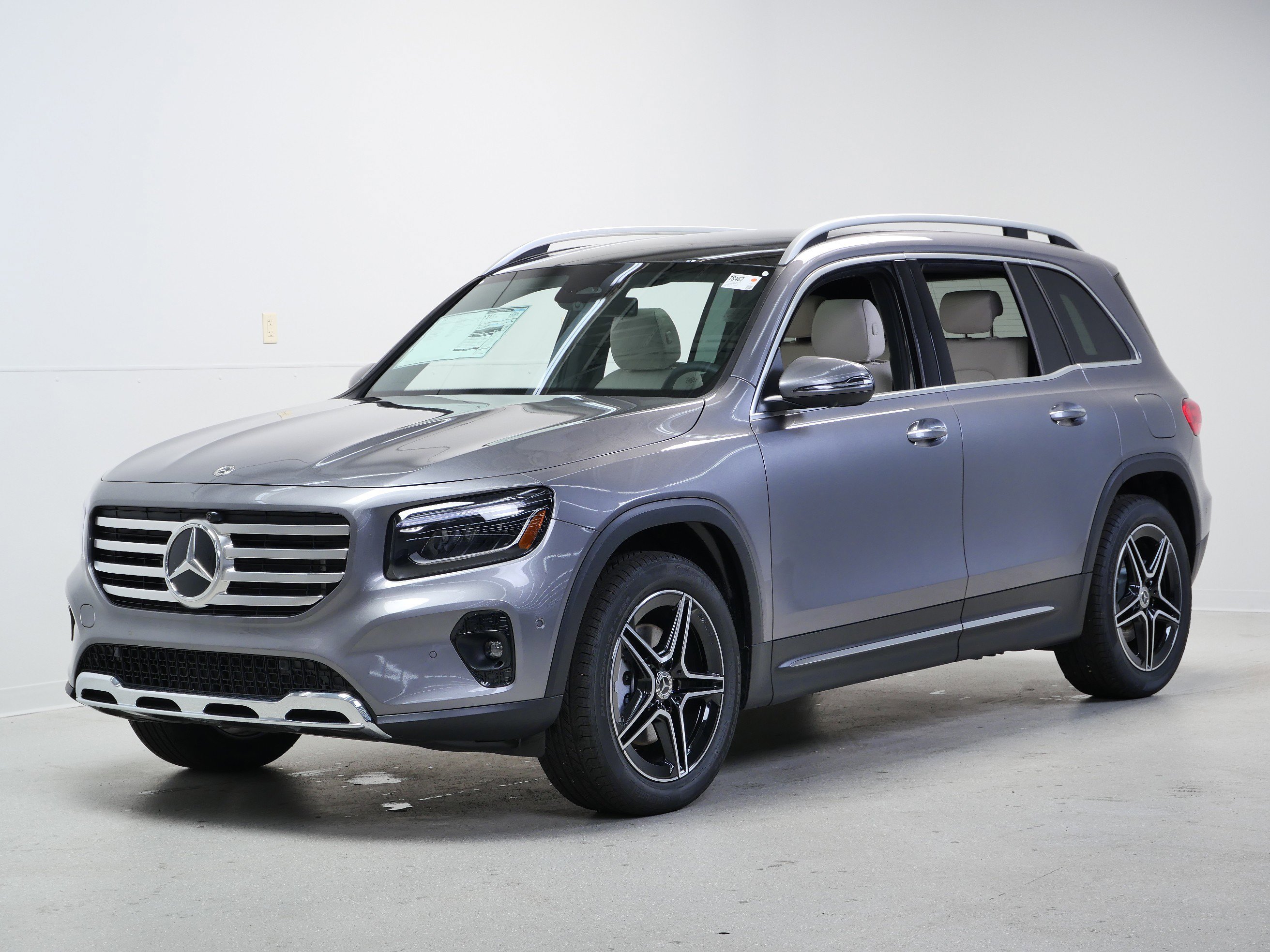 New 2026 Mountain Grey Metallic Mercedes-Benz GLB 250 image 4
