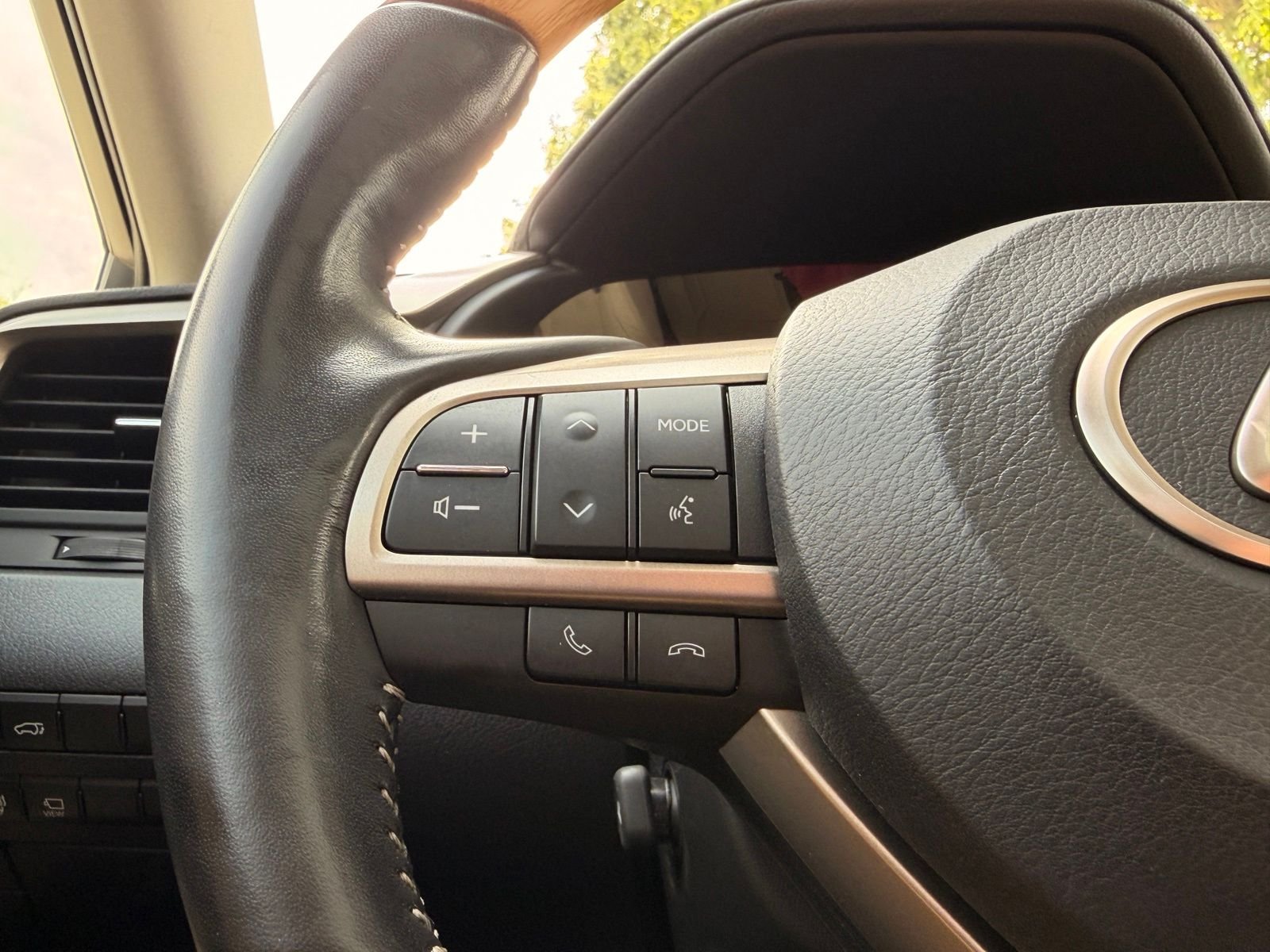 Used 2021 White Pearl Lexus 350L image 24