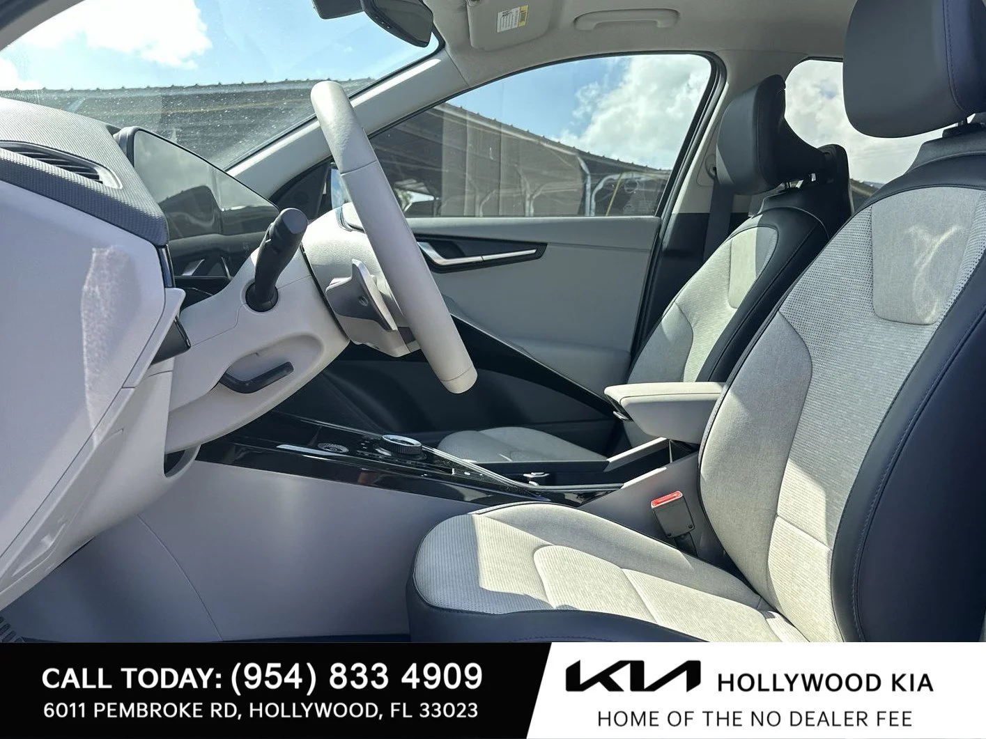New 2025 Snow White Pearl Kia Wave image 15