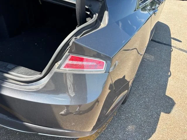 Used 2018 Magnetic Gray Metallic Lincoln Premiere image 8