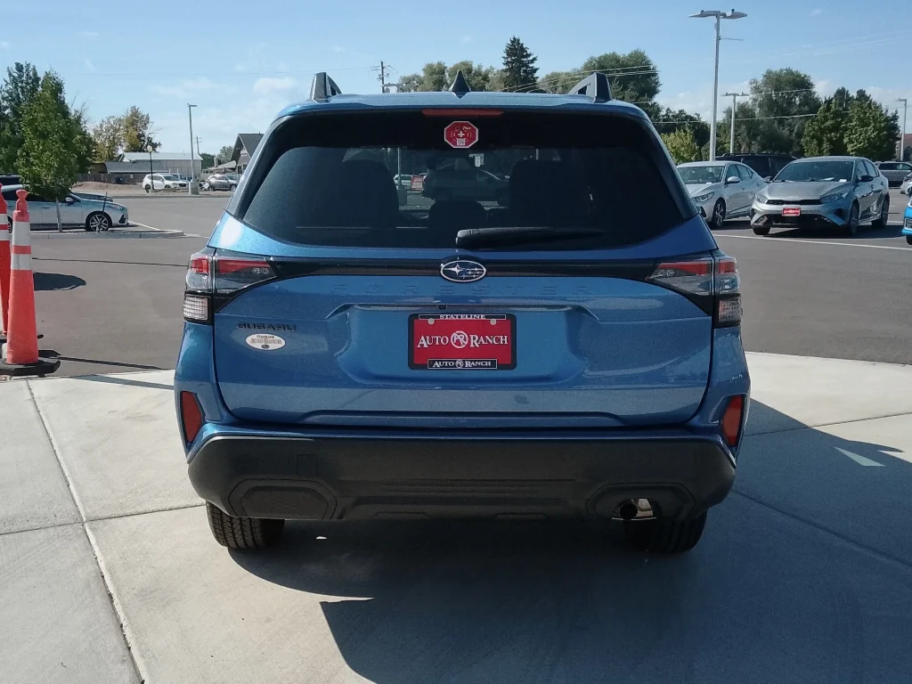 New 2026 DAYBREAK BLUE PEARL Subaru Premium image 4