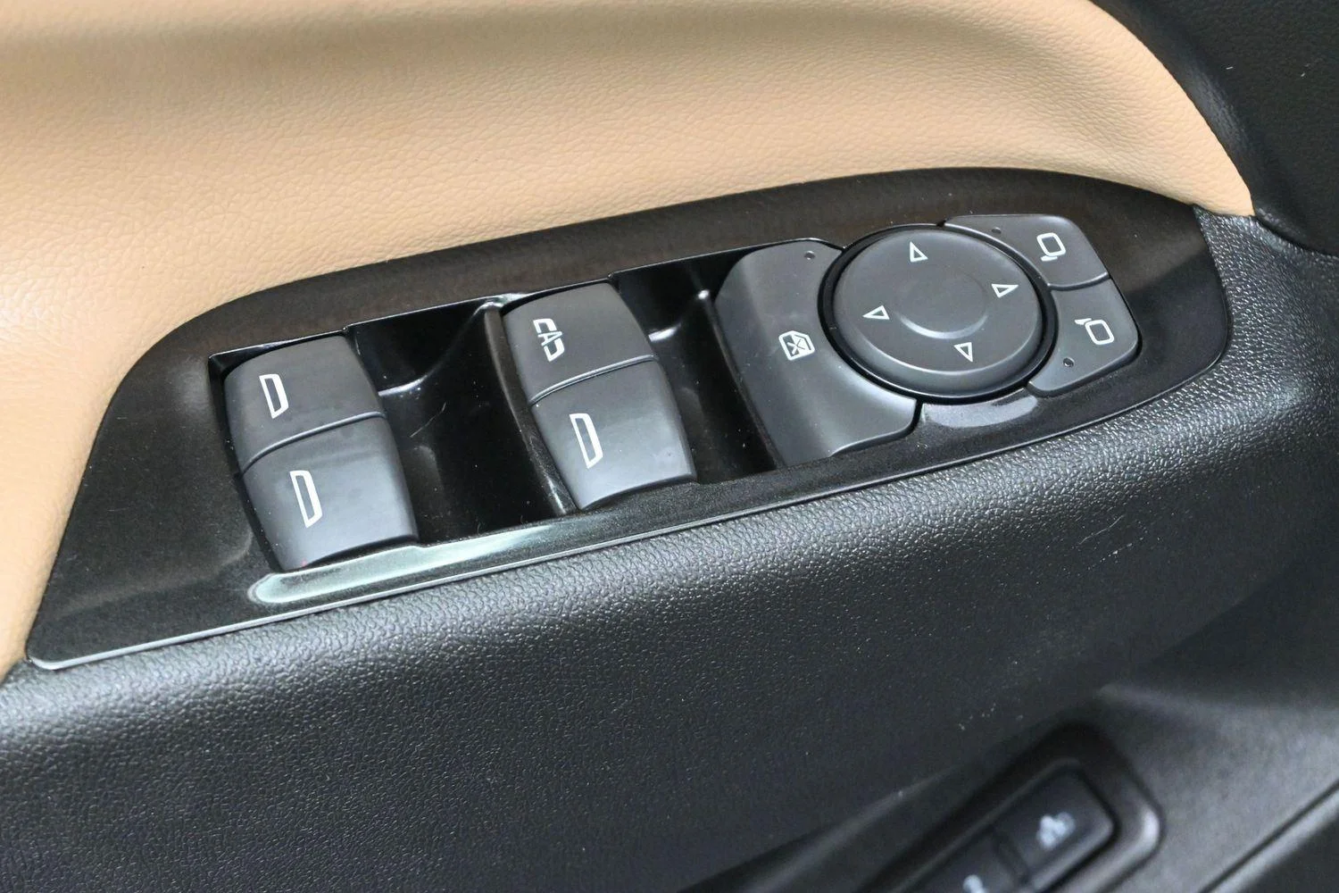 Used 2022 Iron Gray Metallic Chevrolet Premier image 13