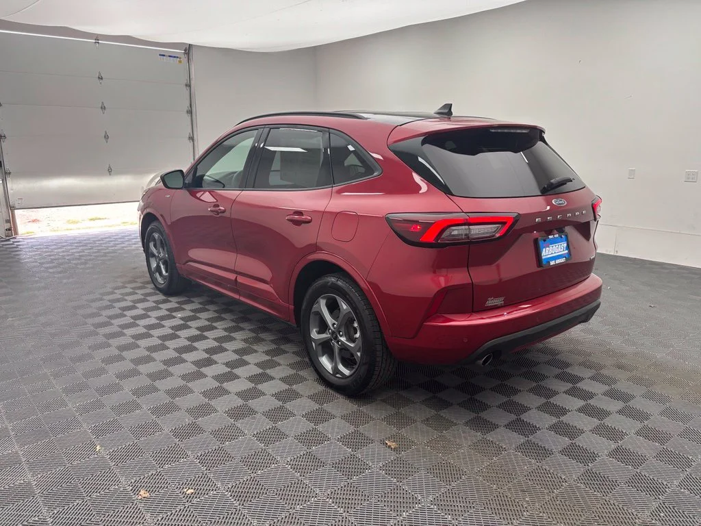 Used 2023 Red Ford ST-Line image 11
