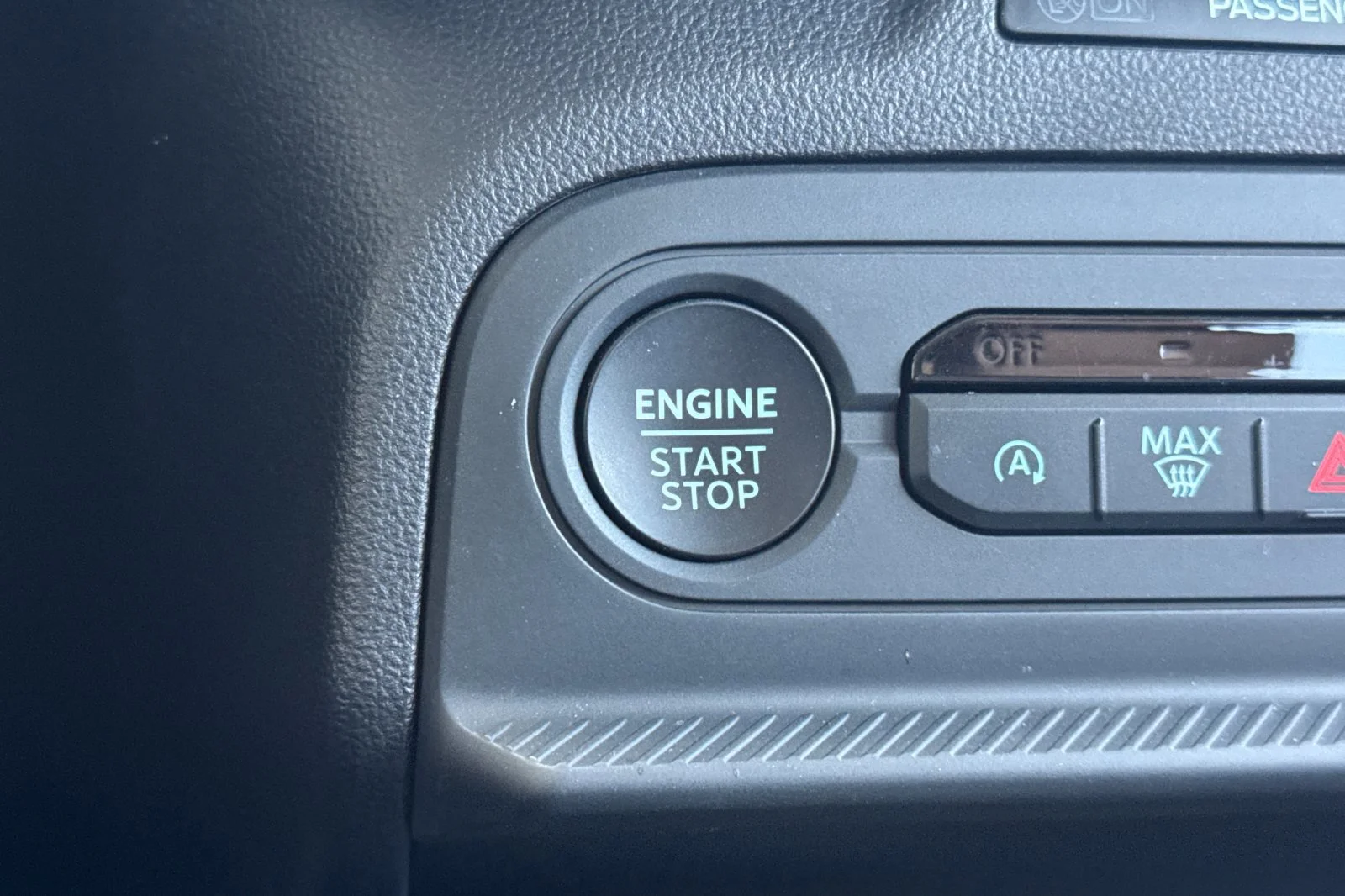 Used 2025 Azure Gray Metallic Ford Outer Banks image 23