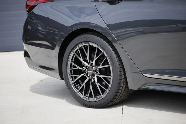 Used 2020 Himalayan Gray Genesis 3.8 image 6