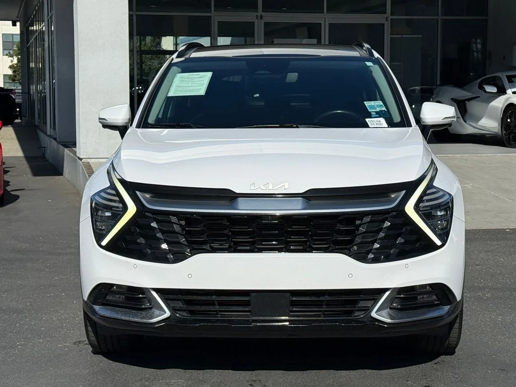 Used 2023 White Pearl Kia SX-Prestige image 4