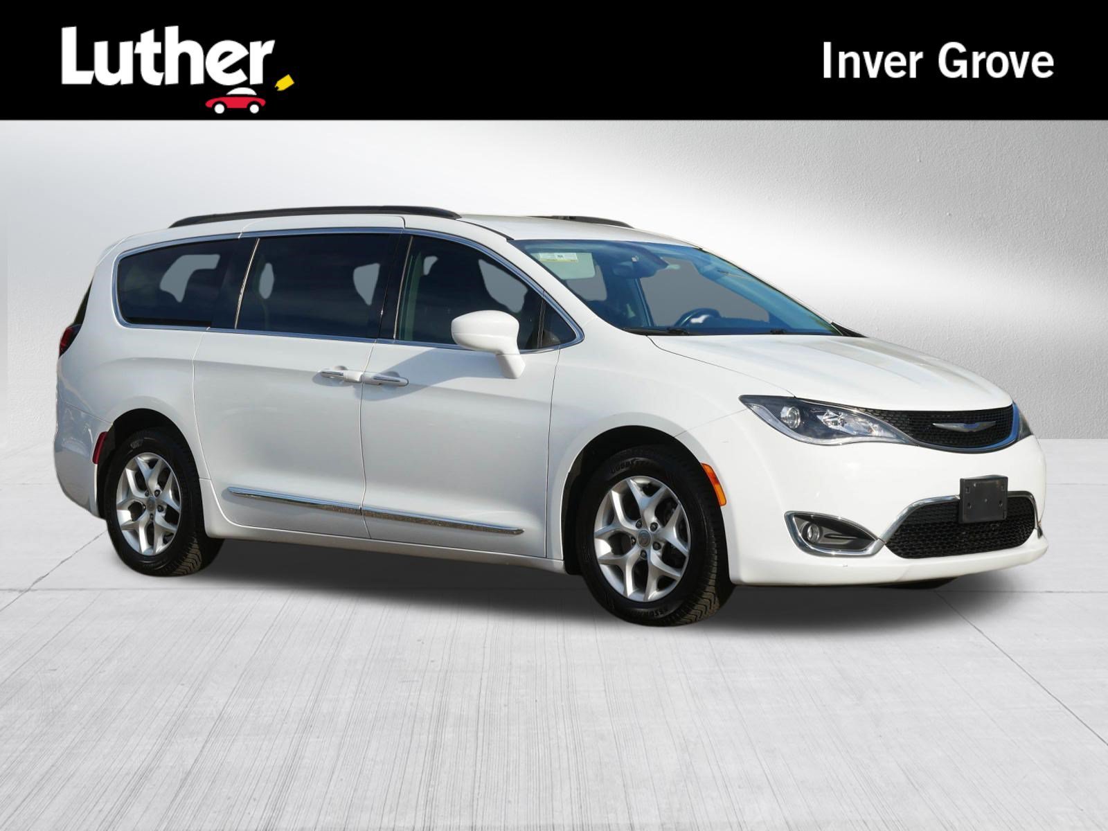 Used 2017 Bright White Clearcoat Chrysler Touring-L image 1