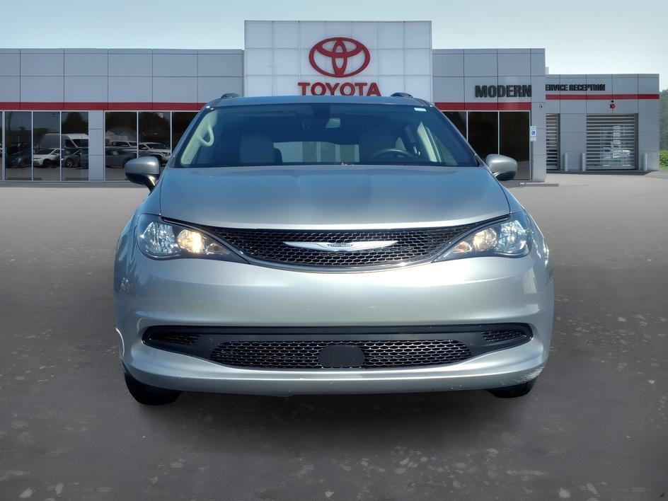 Used 2021 Billet Silver Metallic Clearcoat Chrysler LXI image 8
