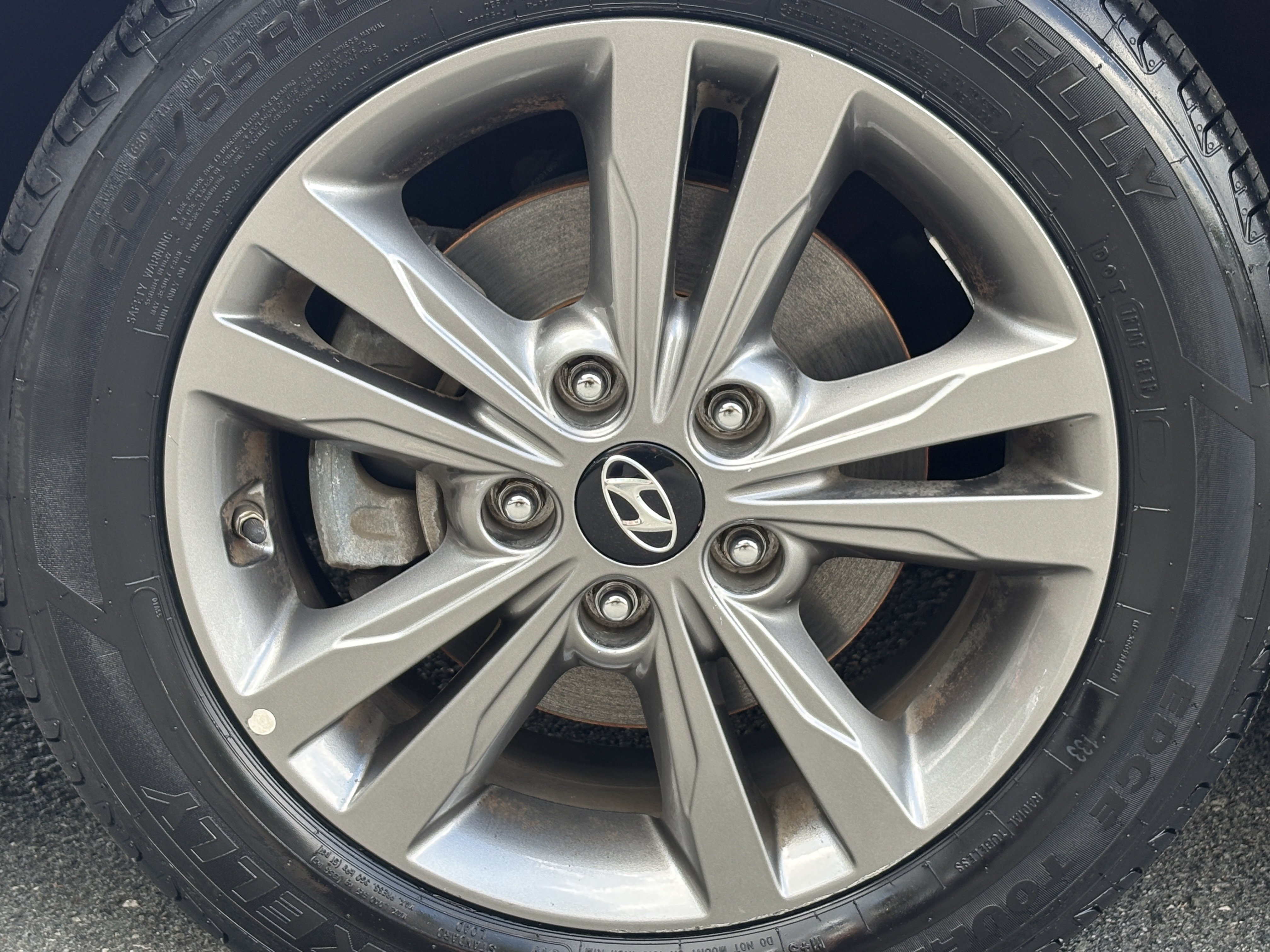 Used 2017 Scarlet Red Hyundai SE image 7
