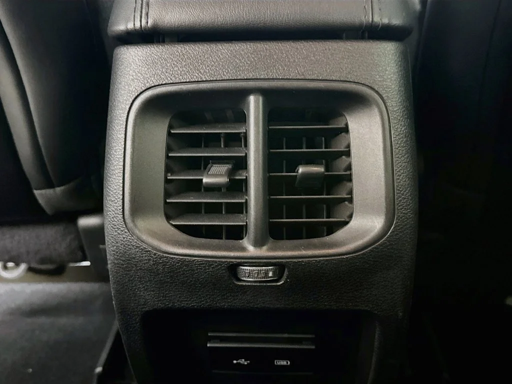 Used 2019 Black Jeep Latitude Plus image 31