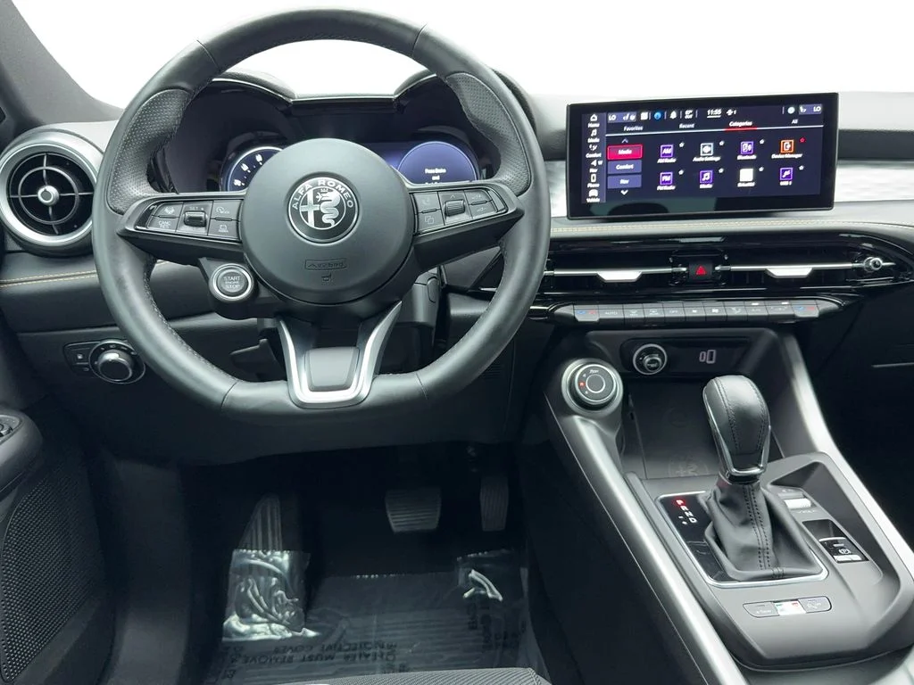 Used 2024 White Alfa Romeo Ti image 17